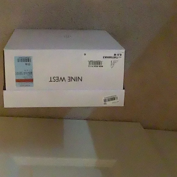 Nine West 4 inch high heel black/red snake pumps - Picture 4 of 4